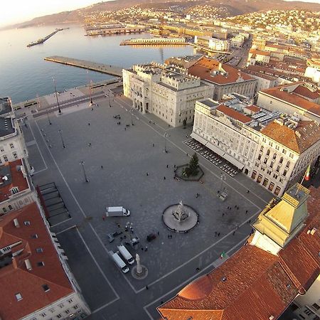 B&B Piazza Goldoni Terst Exteriér fotografie