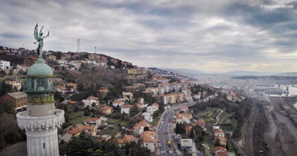 B&B Piazza Goldoni Terst Exteriér fotografie